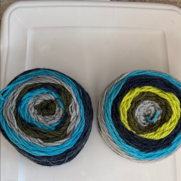 Yarnspirations Other - Caron Cakes yarn
Size 7.1oz each
Color: Lime twist